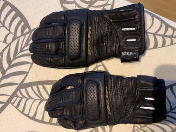 Gants moto pour l'été disponible aux enchères