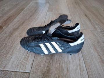Voetbalschoenen ADIDAS MAAR 42 met trainingszakje  beschikbaar voor biedingen