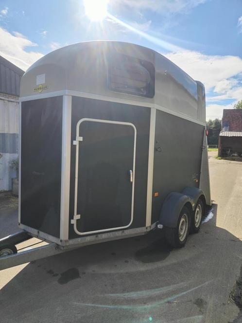 Mooie Humbaur Balios 2 paards trailer, Dieren en Toebehoren, Paarden en Pony's | Trailers en Aanhangwagens, Gebruikt, 2-paards trailer