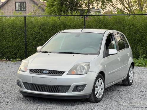 Ford fiesta 1.3Cc Benzine 74.000Km 2008 Airco zeer proper, Auto's, Ford, Bedrijf, Fiësta, Radio, Benzine, 5 deurs, Handgeschakeld