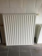 Def radiator met muurbeugels, Doe-het-zelf en Bouw, Verwarming en Radiatoren, Ophalen of Verzenden, Zo goed als nieuw, Radiator