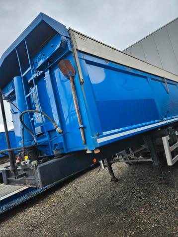 Kiepbak trailer met kleppen voor open en dicht
Bouwjaar 2008 beschikbaar voor biedingen