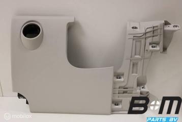 Dashboard bekleding links onder Volkswagen Up! beschikbaar voor biedingen