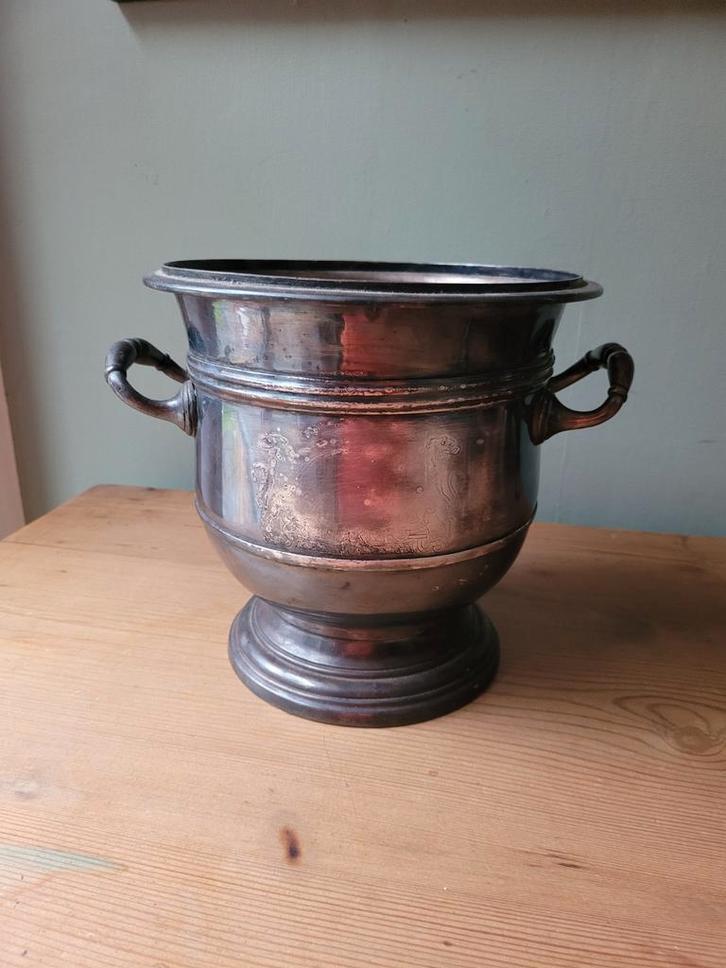 Antieke champagne-emmer in gestempeld zilverkleurig metaal, Antiek en Kunst, Antiek | Overige Antiek, Ophalen of Verzenden