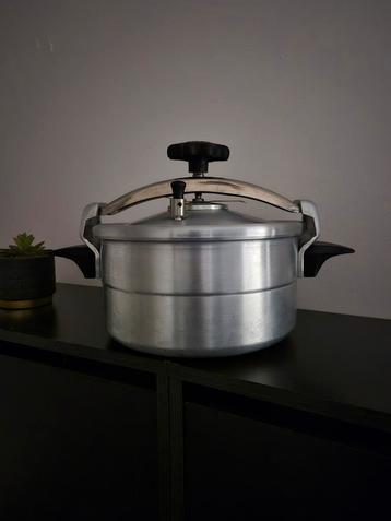 Snelkookpan  beschikbaar voor biedingen