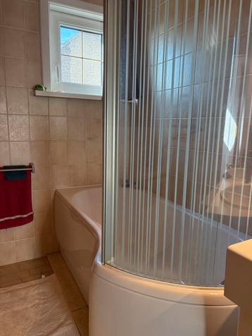 Combinatie bad/douche aangekocht bij Facq beschikbaar voor biedingen