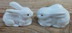 2 Kleine wit porseleinen konijnen/ hazen beeldjes, Ophalen of Verzenden, Gebruikt, Dier