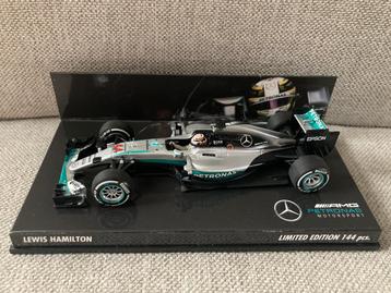 Lewis Hamilton 1:43 2016 Mercedes AMG Petronas F1 144pcs, Enlèvement ou Envoi, Neuf, ForTwo