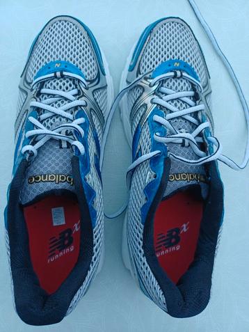 Sneakers New Balance 43 beschikbaar voor biedingen