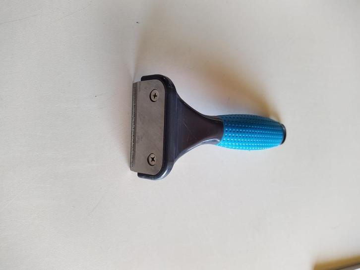 furminator blauw kam hond, kat, konijn, ...6,5 cm als nieuw, Dieren en Toebehoren, Overige Dieren-accessoires, Zo goed als nieuw