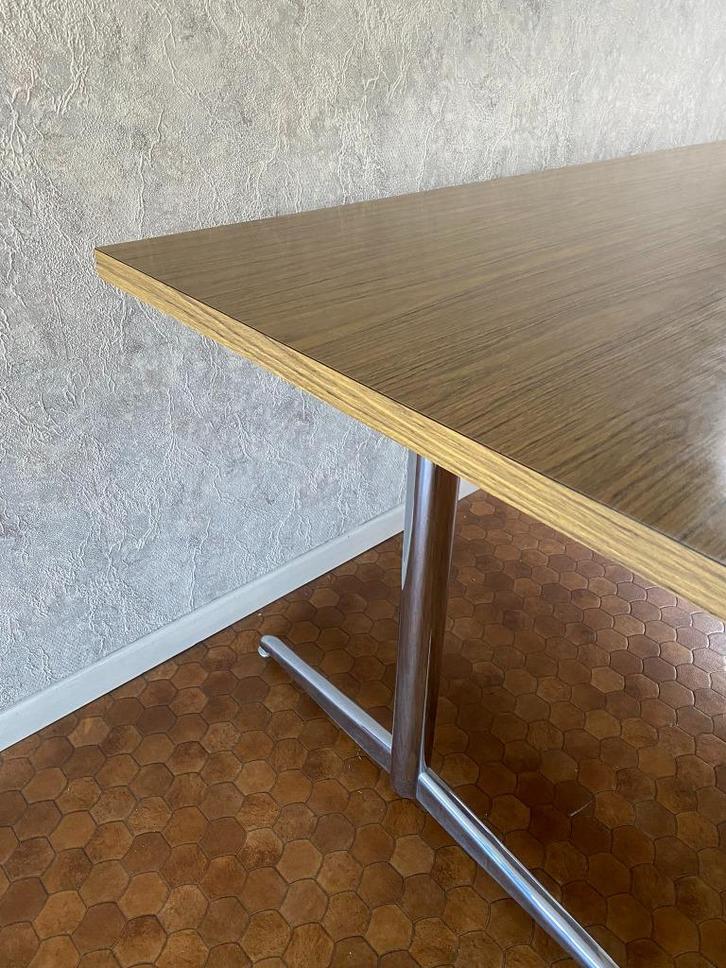 RETRO-tafel met metalen onderstel, Huis en Inrichting, Tafels | Sidetables, Gebruikt, Kunststof, Metaal, Ophalen