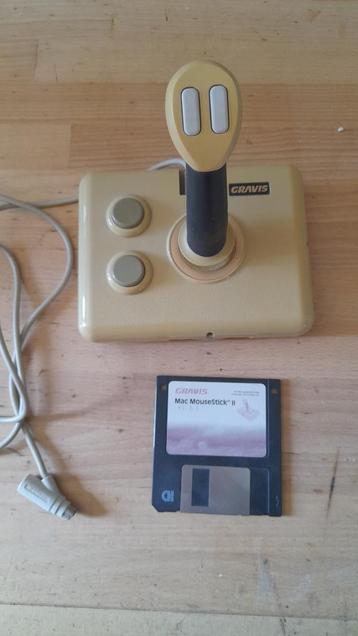 Apple Gravis retro joystick