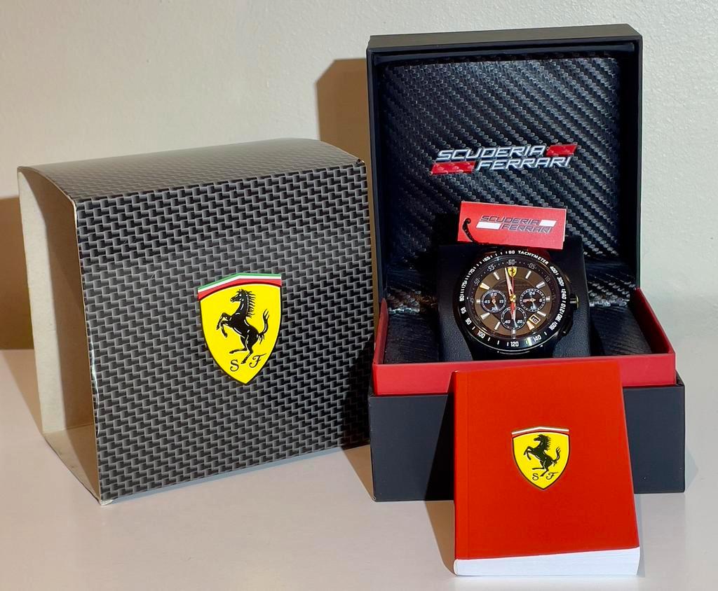 Neuve et authentique montre homme Scuderia Ferrari 0830046