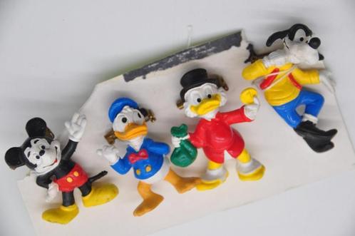 4 disney figuren met speld - BULLY - Walt Disney Productions, Verzamelen, Disney, Ophalen of Verzenden