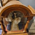 Mariabeeld in kapel, Antiek en Kunst, Antiek | Religieuze voorwerpen, Ophalen