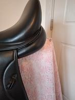 Ikonic Light  dressuurzadel 17.5" 2020 (zwart), Dieren en Toebehoren, Paarden en Pony's | Zadels, Dressuur, Ophalen of Verzenden