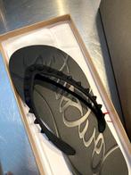 Louboutin Flip flop dames 38 - Nooit uit doos geweest - NEW, Kleding | Dames, Slippers, Zwart, Nieuw, Ophalen of Verzenden