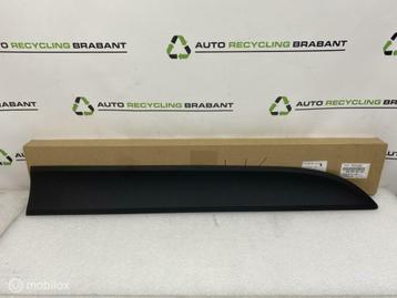 Portierlijst Rechts Voor Porsche Macan NIEUW 95B898562 0K1 beschikbaar voor biedingen