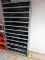 Diverse rekken wegens verkoop winkel door pensioen, Ophalen