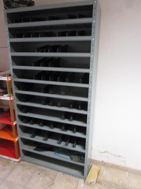 Étagères diverses en raison vente du magasin pour retraite, Articles professionnels, Aménagement de Bureau & Magasin | Entrepôt, Rayonnage & Stockage