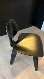 Eames ontwerp DCW mat zwart als nieuw - 7 stuks, Vijf, Zes of meer stoelen, Modern, Ophalen of Verzenden, Zo goed als nieuw