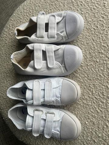 Twee turnpantoffels/gymschoenen beschikbaar voor biedingen