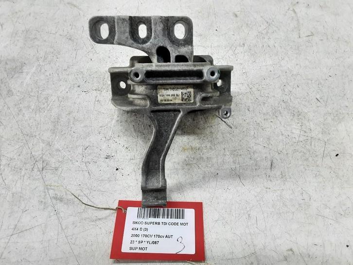 MOTORSTEUN Skoda Superb (NZ3) (01-2023/-) (5Q0199262BJ), Auto-onderdelen, Ophanging en Onderstel, Skoda, Gebruikt
