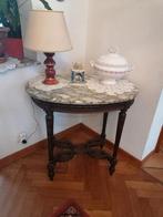 Petite table en bois, tablette en marbre, Maison & Meubles, Enlèvement