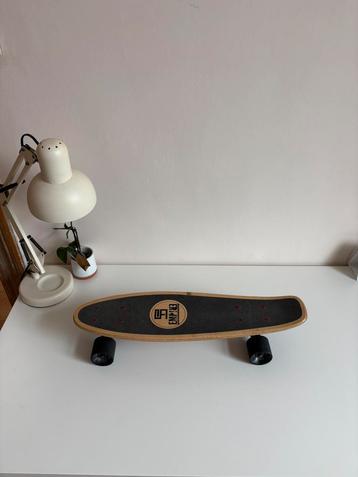 Empire Cruiser Skateboard beschikbaar voor biedingen