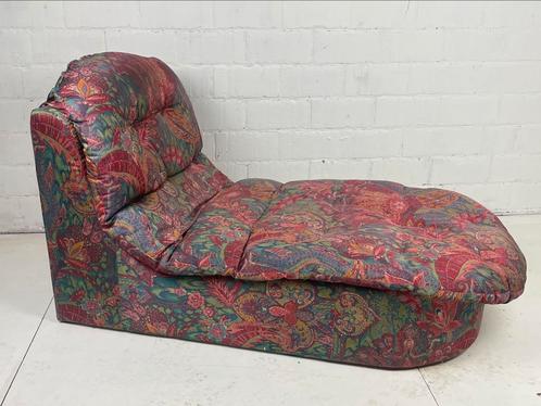 Kleurrijke chaise longue ligzetel flora bloemen patroon, Huis en Inrichting, Zetels | Zetels en Chaises Longues, Stof, Ophalen