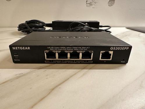 Netgear GS305EPP 5-Port PoE+ Gigabit Ethernet Switch (120W), Computers en Software, Netwerk switches, Zo goed als nieuw, Ophalen of Verzenden