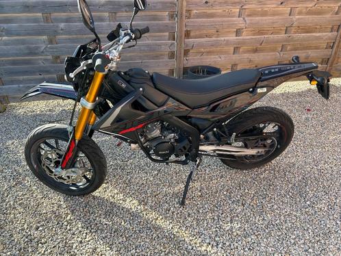 Rieju MRT 50 SM PRO Racing edition zwart/rood, Fietsen en Brommers, Brommers | Overige merken, Zo goed als nieuw, Klasse B (45 km/u)