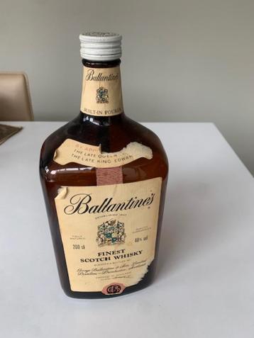 whisky fles leeg Ballantines beschikbaar voor biedingen
