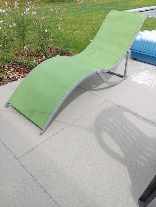 Twee ligstoelen, Tuin en Terras, Tuinstoelen, Gebruikt, Kunststof, Inklapbaar, Ophalen