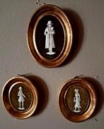 Trio van antieke, bas reliëf figuren in ovalen kadertjes, Antiek en Kunst, Antiek | Religieuze voorwerpen, Ophalen of Verzenden