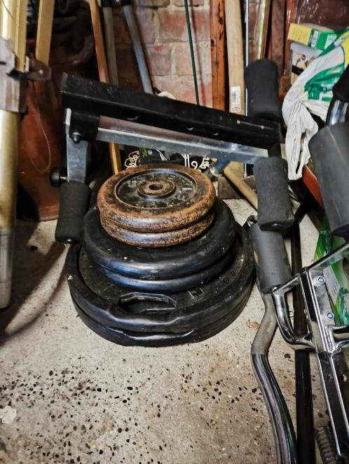 Verschillende baren, bank, ophangsysteem + enkele gewichten, Sport en Fitness, Fitnessmaterialen, Gebruikt, Ophalen