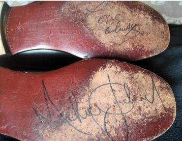 Michael Jackson getekende,gedragen loafers geveild 15 juni