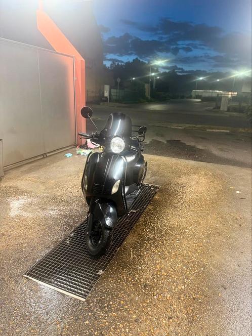 Gts toscana top conditie, Fietsen en Brommers, Snorfietsen en Snorscooters, Zo goed als nieuw, Overige merken, Benzine, Ophalen