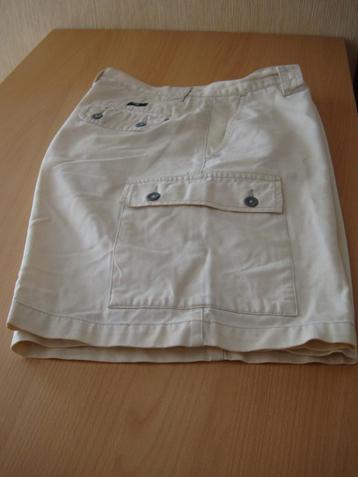 Bermuda beige - taille 42 - unisexe - perfecte staat beschikbaar voor biedingen