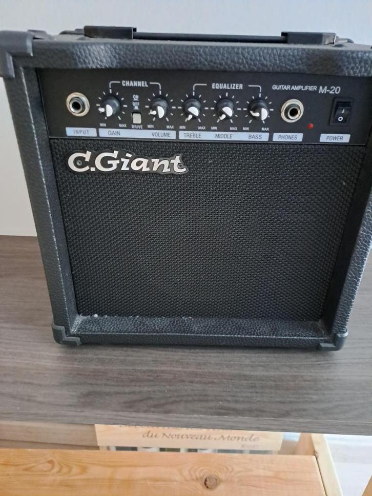 C.GIANT M20 GITAARVERSTERKER, Muziek en Instrumenten, Snaarinstrumenten | Overige, Gebruikt, Ophalen