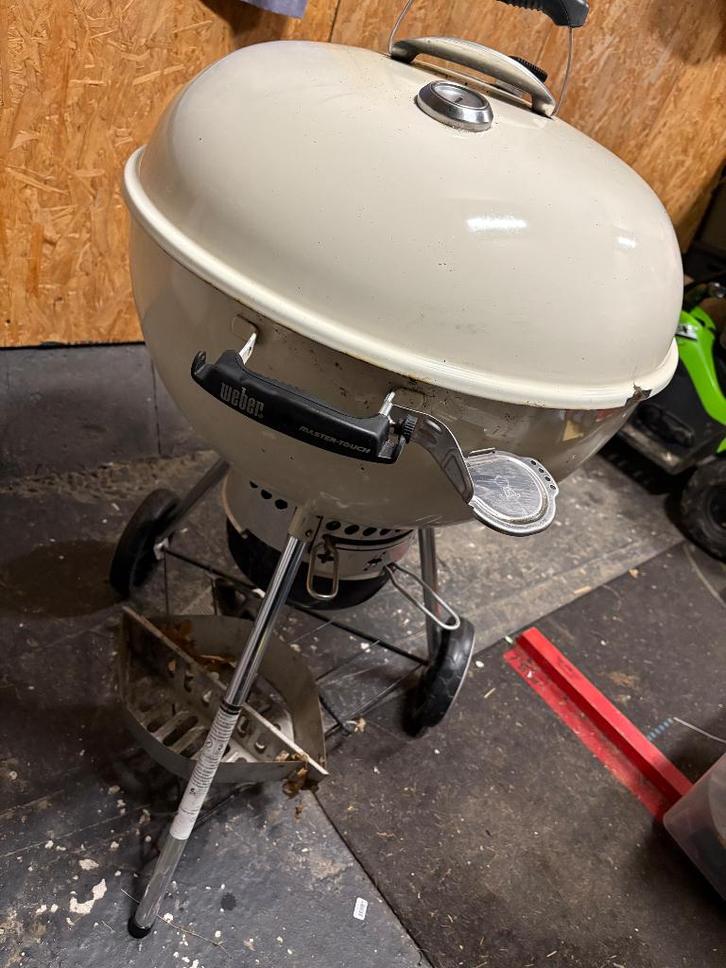 Weber mastertouch met opties, Tuin en Terras, Houtskoolbarbecues, Gebruikt, Met accessoires, Ophalen