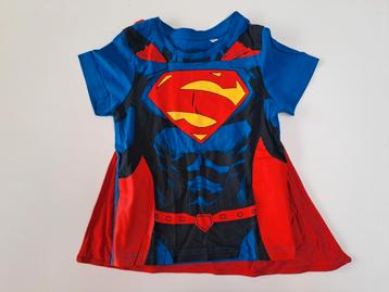 Mt 98 T-shirt superman met afneembare rode cape beschikbaar voor biedingen