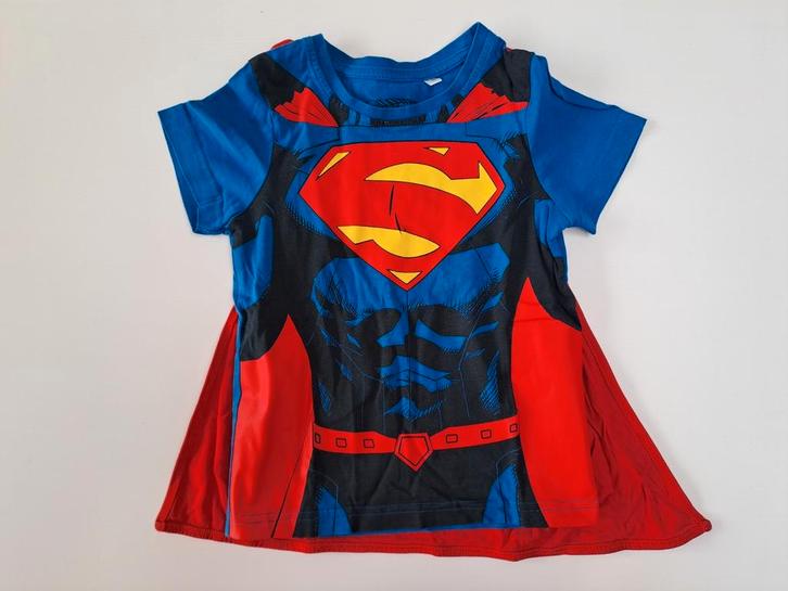 Mt 98 T-shirt superman met afneembare rode cape, Kinderen en Baby's, Kinderkleding | Maat 98, Zo goed als nieuw, Jongen, Shirt of Longsleeve