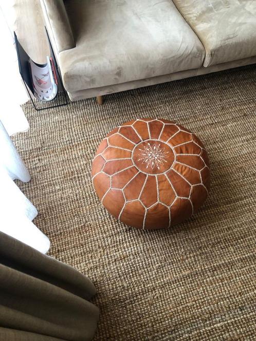 handgemaakte leren poef - stevig gevuld - cognac bruin, Huis en Inrichting, Zetels | Voetbanken en poefs, Nieuw, 50 tot 75 cm