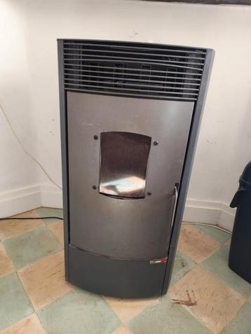 Pellet Modena Italia met zijn 12kw. beschikbaar voor biedingen