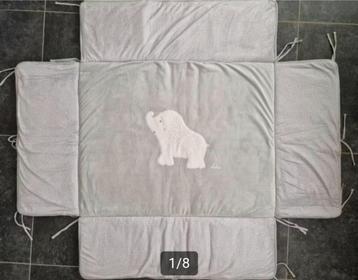 Weinig gebruikt - Noukies parklegger met omranding beschikbaar voor biedingen