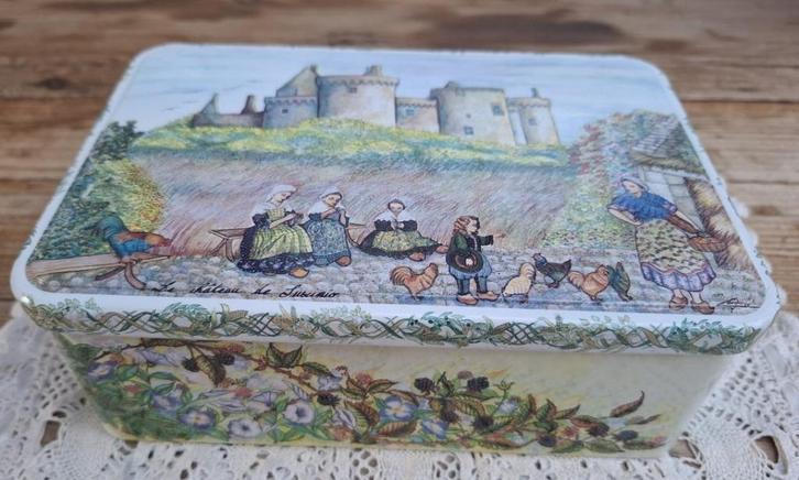 Frans Massilly blik, Le Chateau de Suscinio, Bretagne, Verzamelen, Blikken, Gebruikt, Koek(jes), Overige merken, Ophalen of Verzenden