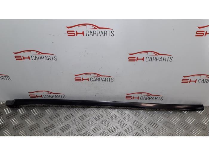 A-stijl Afdekkap rechts van een Mercedes CLK, Auto-onderdelen, Interieur en Bekleding, Mercedes-Benz, Gebruikt, 3 maanden garantie