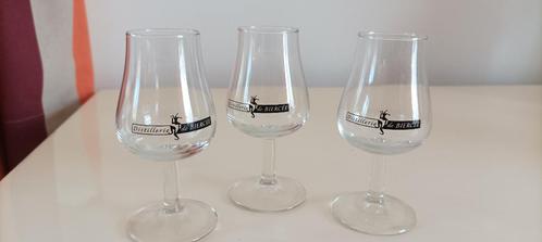 3 verres à alcool sur pied - Distillerie de Biercée, Collections, Verres & Petits Verres, Comme neuf, Verres et Verres à shot