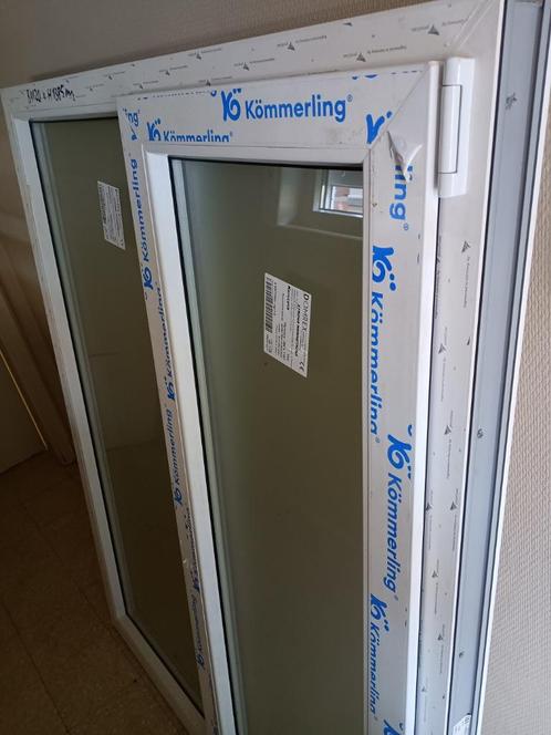 PVC raam B112 x H138 matglas voor badkamer met vliegenraam, Doe-het-zelf en Bouw, Glas en Ramen, Nieuw, Gevelraam of Ruit, 120 tot 160 cm